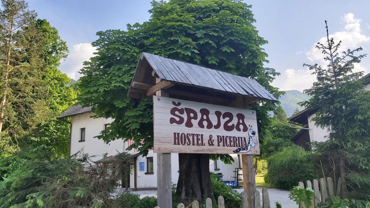 Hostel In Picerija Spajza モイストラナ エクステリア 写真