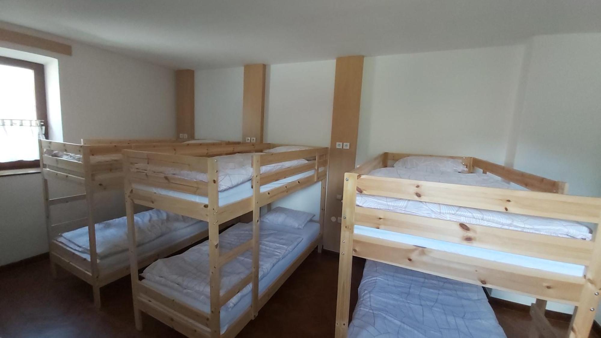 Hostel In Picerija Spajza モイストラナ エクステリア 写真
