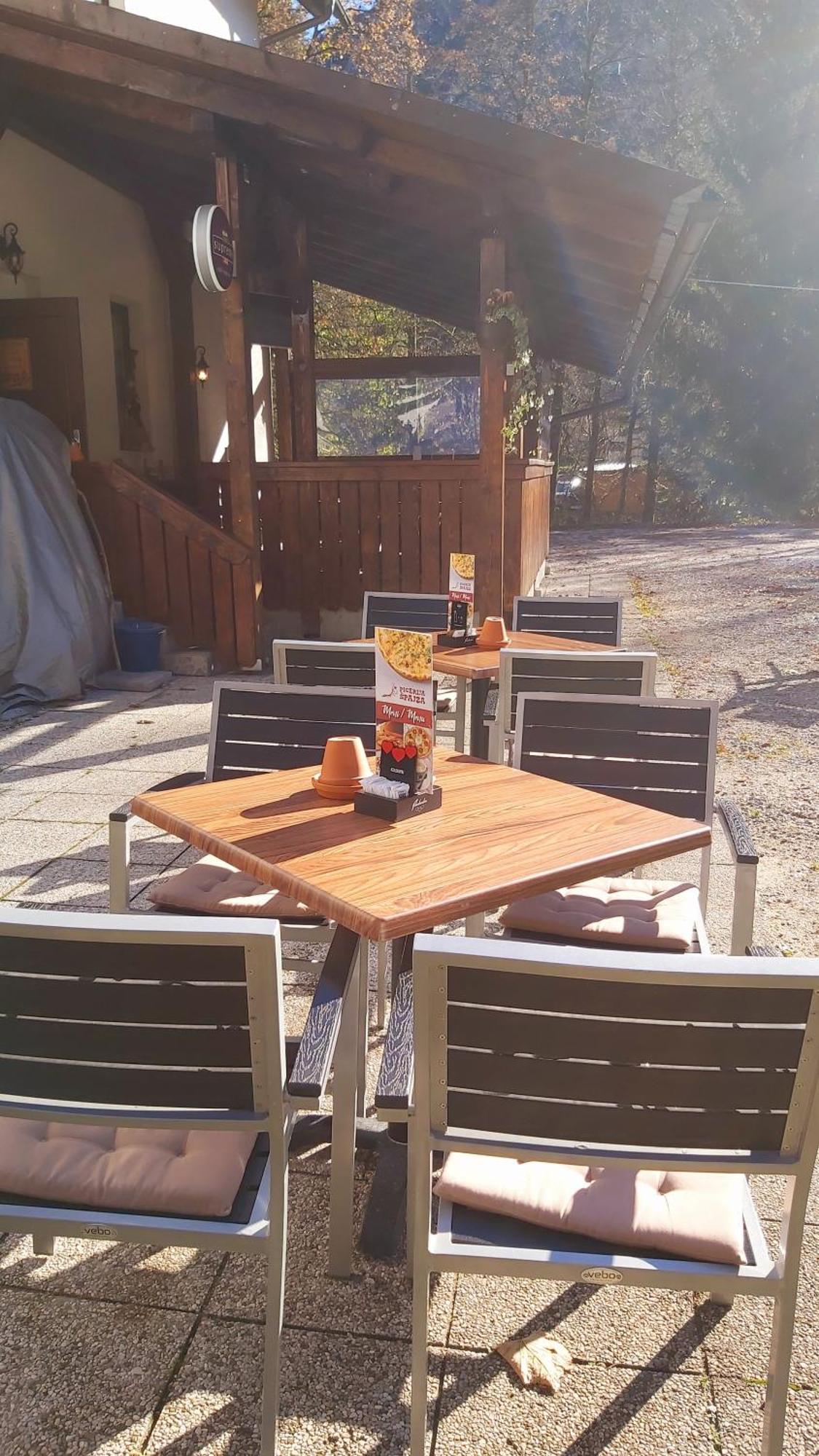 Hostel In Picerija Spajza モイストラナ エクステリア 写真