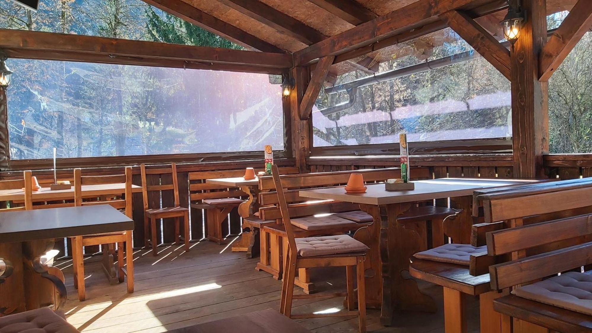 Hostel In Picerija Spajza モイストラナ エクステリア 写真